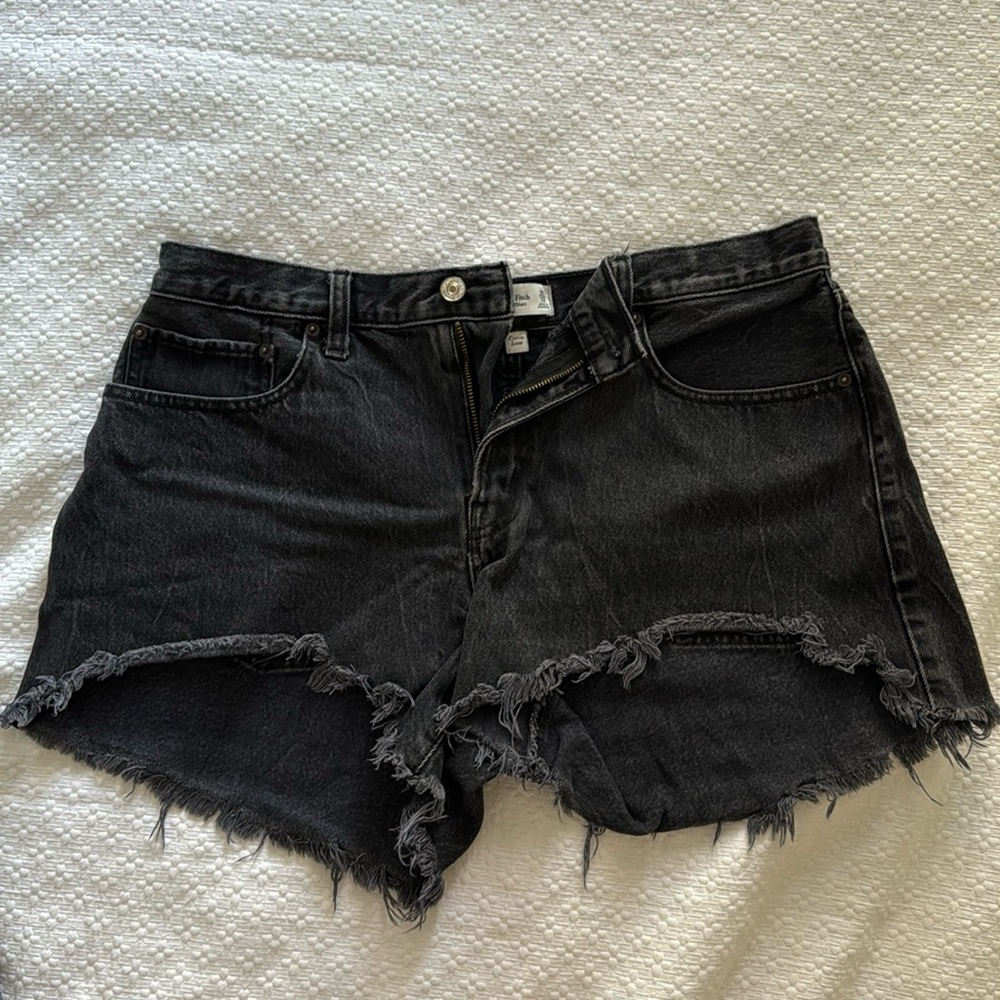 Abercrombie & Finch Mid Rise Boyfriend Short (curve love)